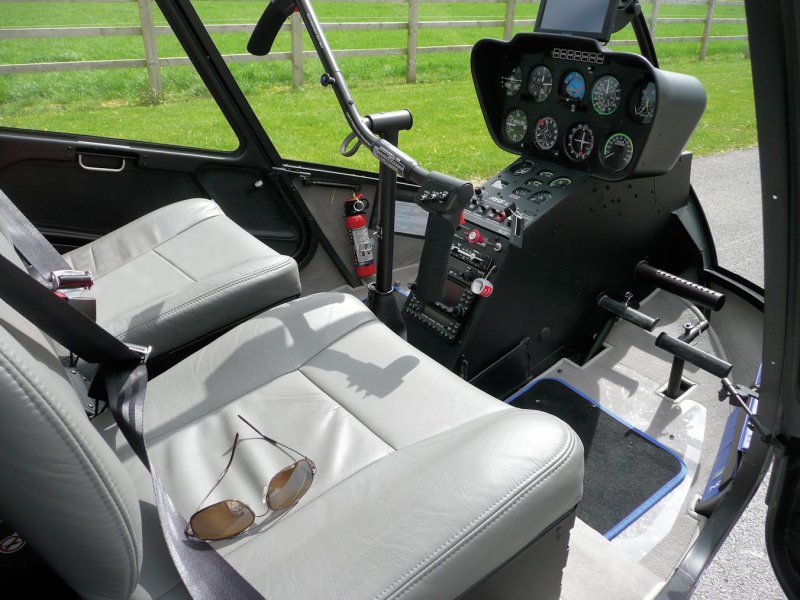 Кабина Robinson r44 зимой