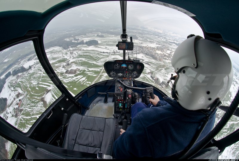 Robinson r66 кабина