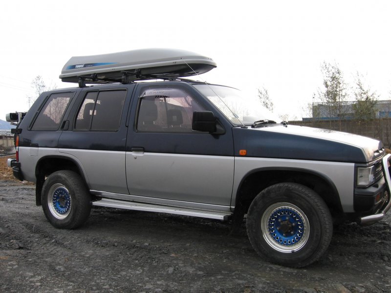 Nissan Terrano 1990 21