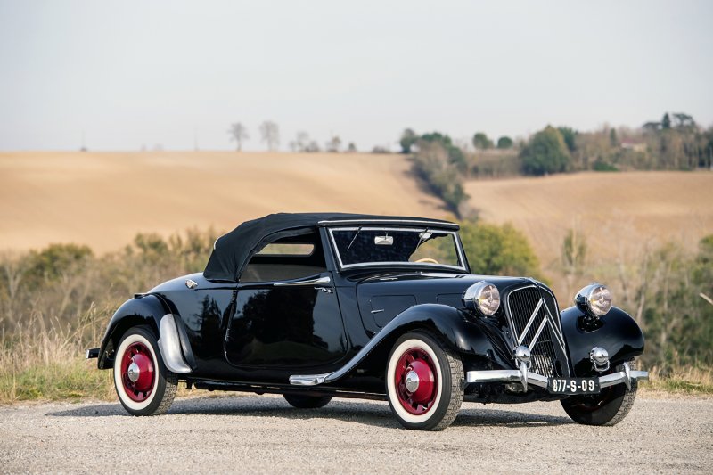Ретро автомобиль Citroen traction avant
