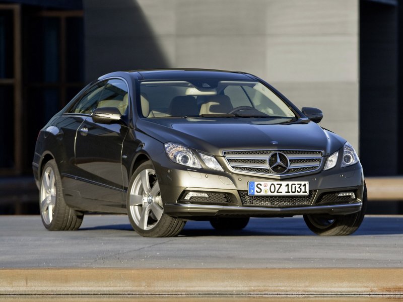 Mercedes Benz c207
