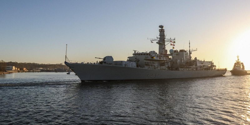 Британский корабль в черном море