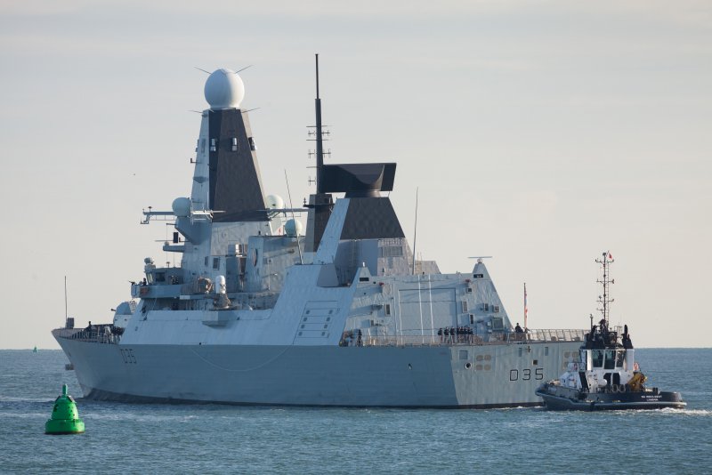 Эсминец Type 45 HMS Dragon