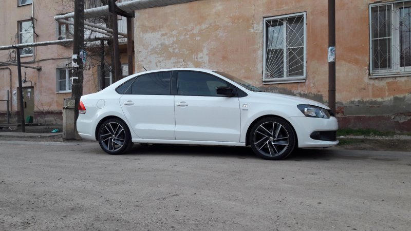 Поло седан r17
