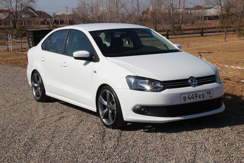 Polo sedan r17