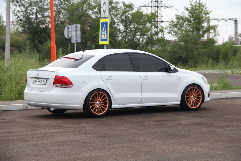 VW Polo роторы r17