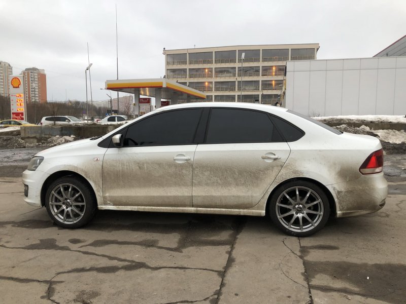 Polo sedan r17