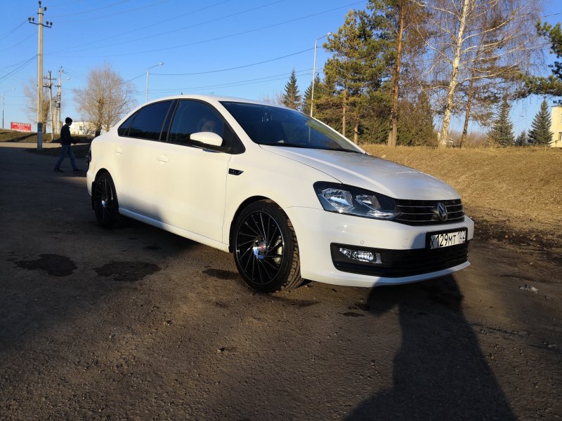 Volkswagen Polo sedan gt r17