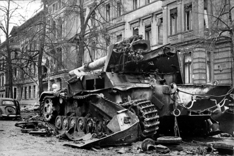 Немецкие танки в Берлине 1945