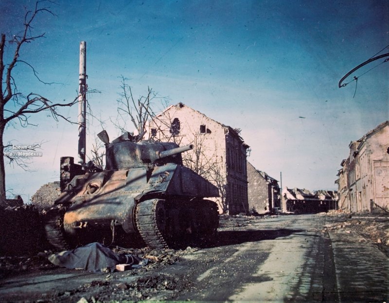 Шерман в городе ww2