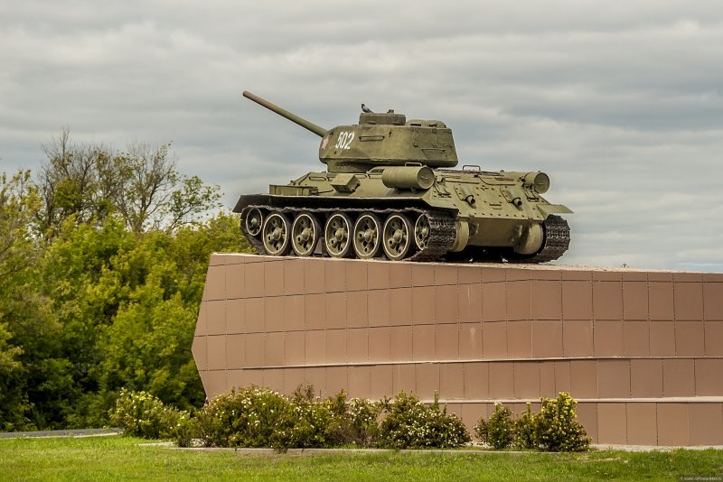 Памятник «танк т-34» Ржев