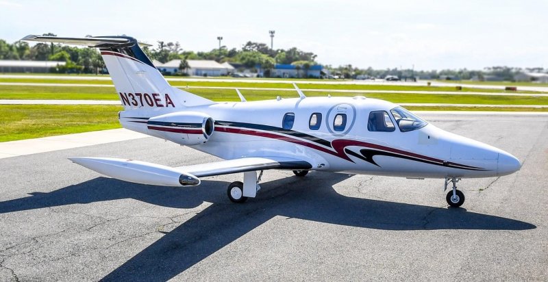 Eclipse 500 салон
