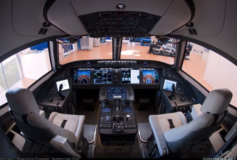 Ил-114-300 Cockpit
