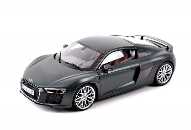Модель Audi r8 1:34-39