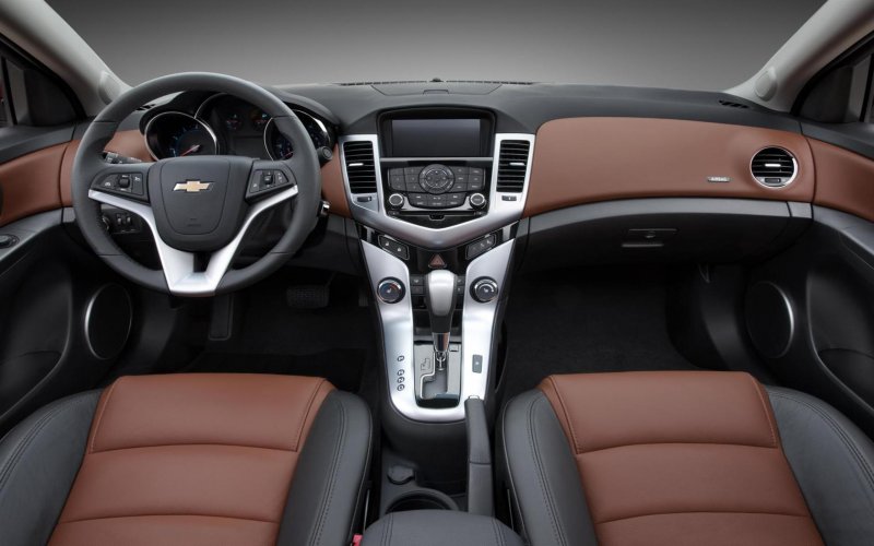 Chevrolet Cruze LTZ салон