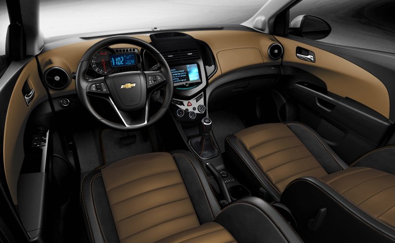 Chevrolet Sonic салон