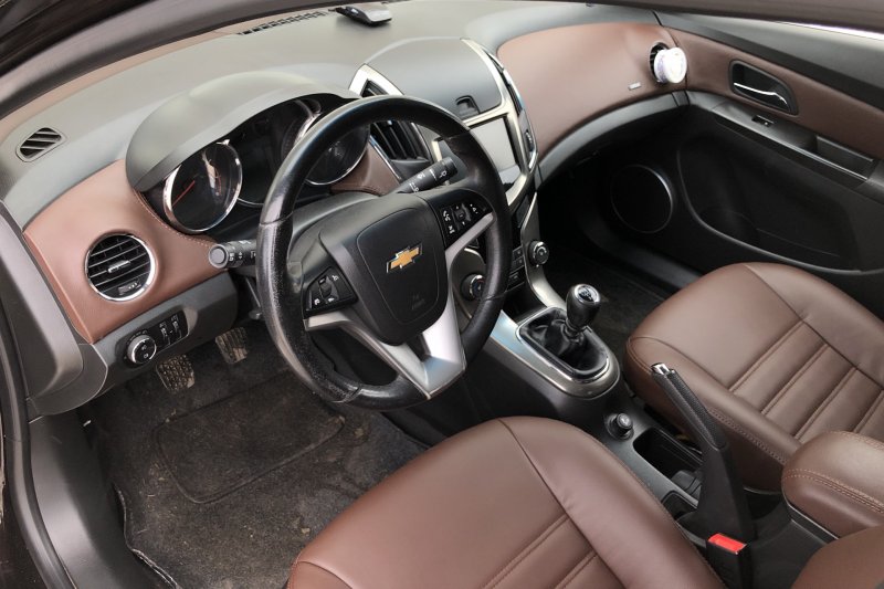 Chevrolet Cruze LTZ салон