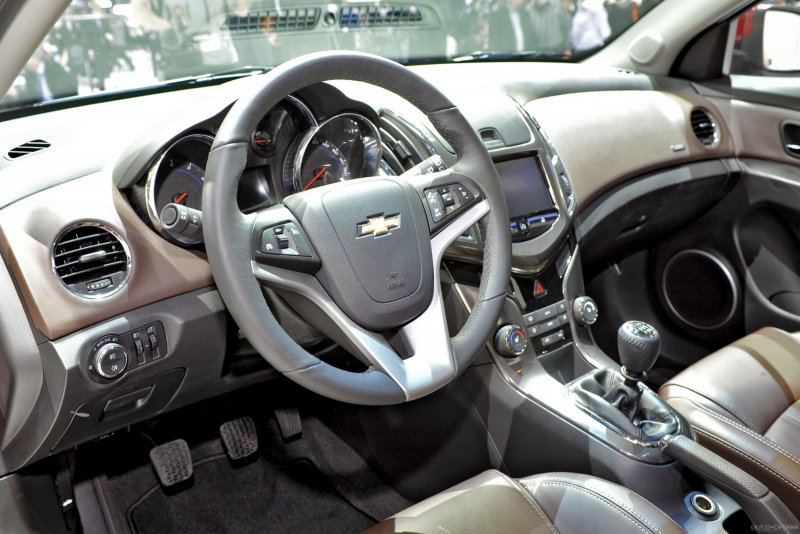 Chevrolet Cruze салон