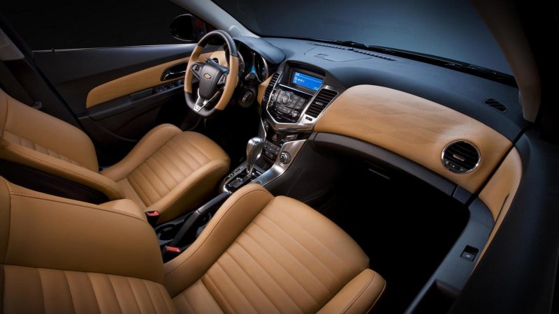 Chevrolet Cruze коричневый салон