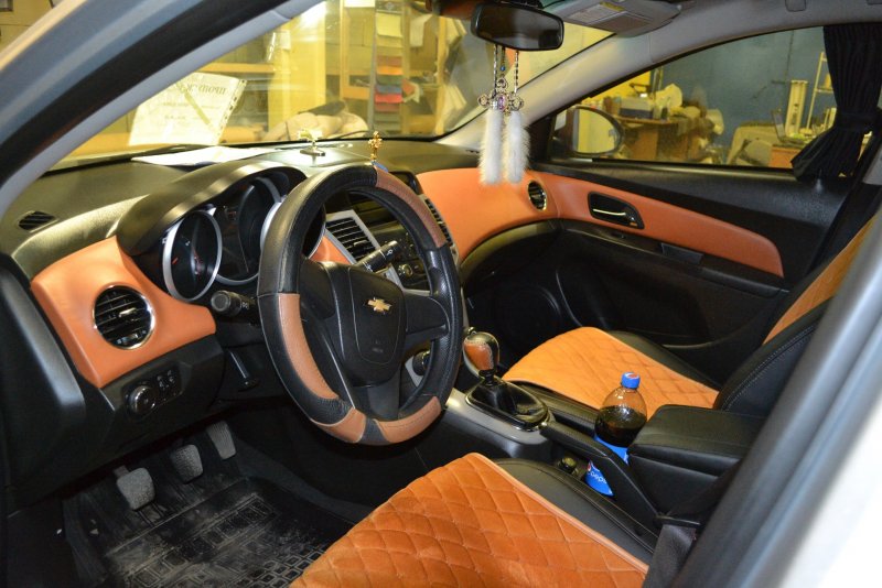 Chevrolet Lacetti оранжевый салон