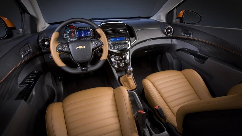 Chevrolet Sonic салон