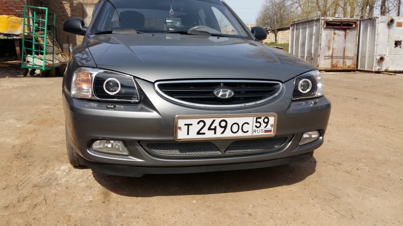 Hyundai Accent губа