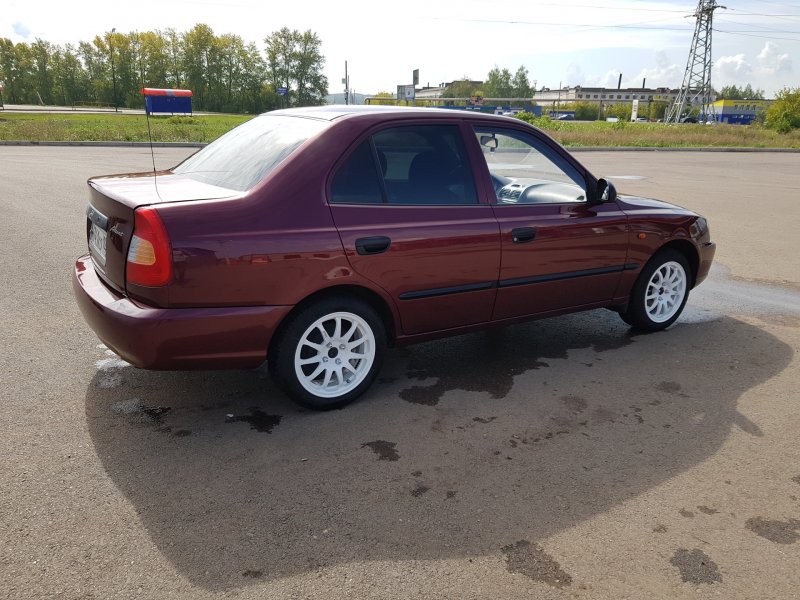 Hyundai Accent 2001 хэтчбек