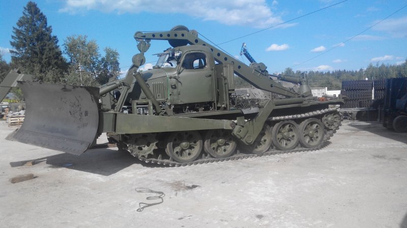 Тягач бат-м