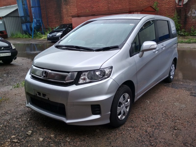 Honda freed Spike
