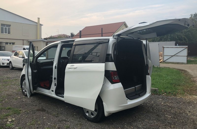 Honda freed i Spike левый руль