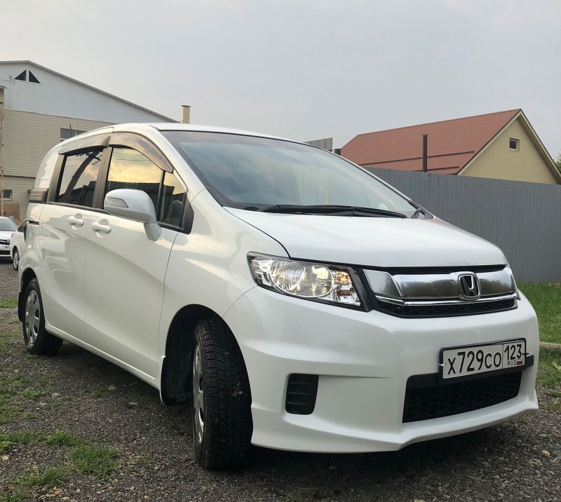 Хонда Фрид Спайк Camper
