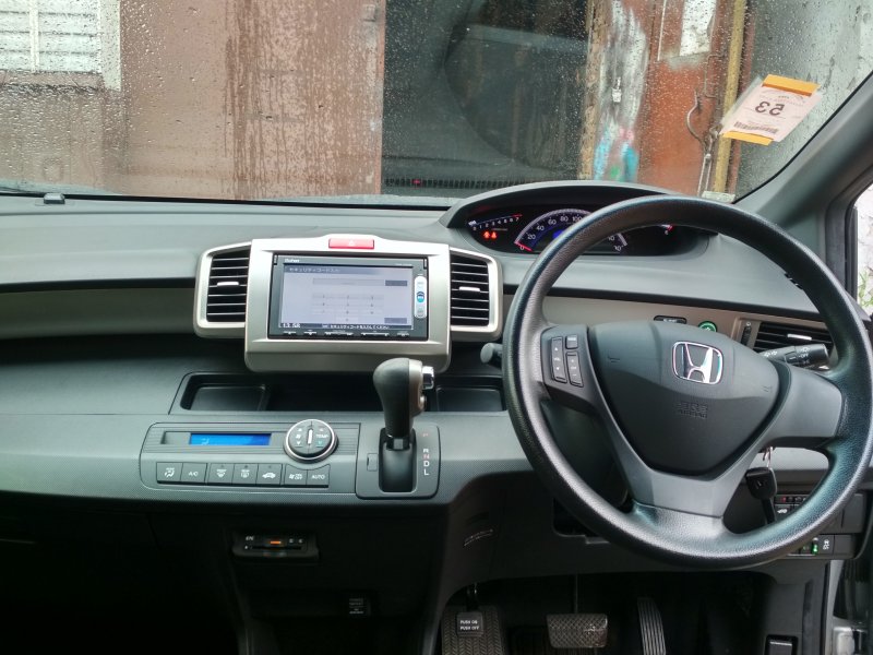 Магнитола Honda freed 2011