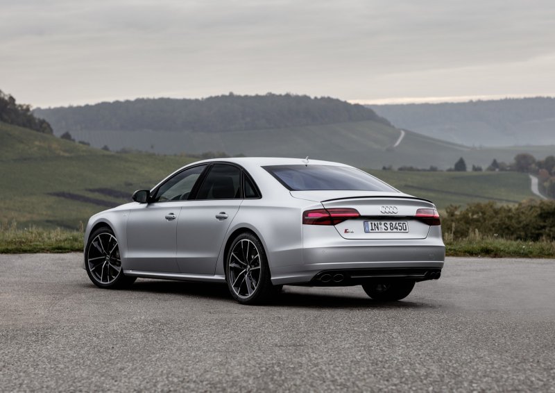 Audi s8 2017