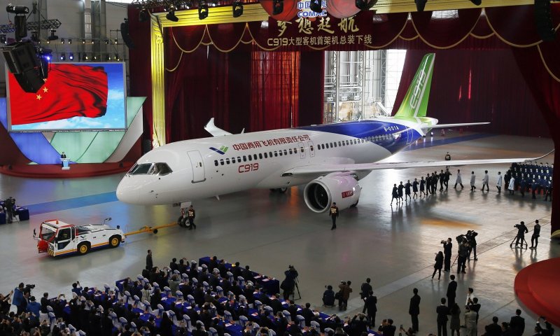 Самолет Comac c919