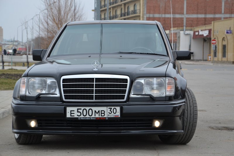 Мерседес 124 е500