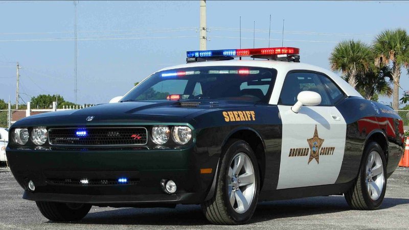 Dodge Challenger полицейский