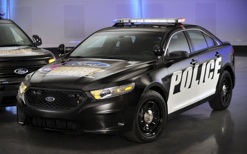 Ford Police Interceptor sedan 2016