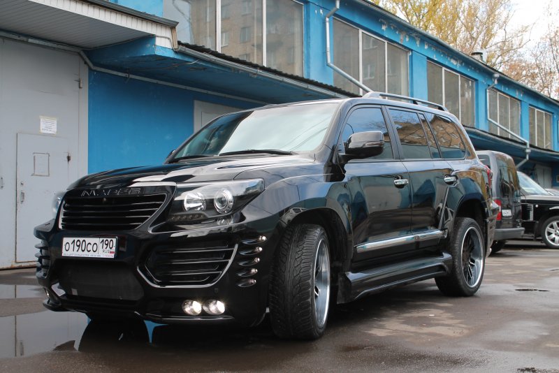 Land Cruiser 200 Wald