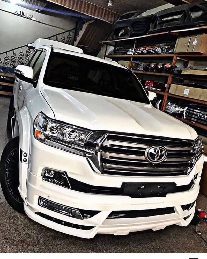 Toyota Land Cruiser 200 Warrior