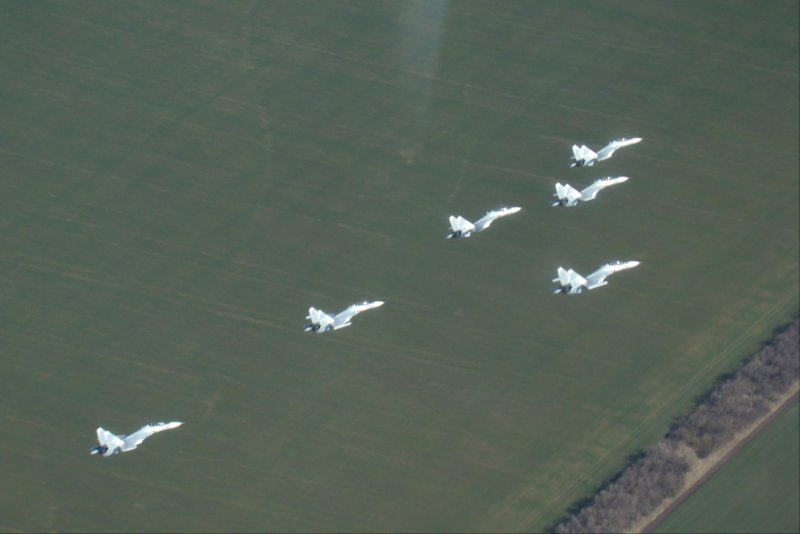 Боевой порядок самолетов змейка