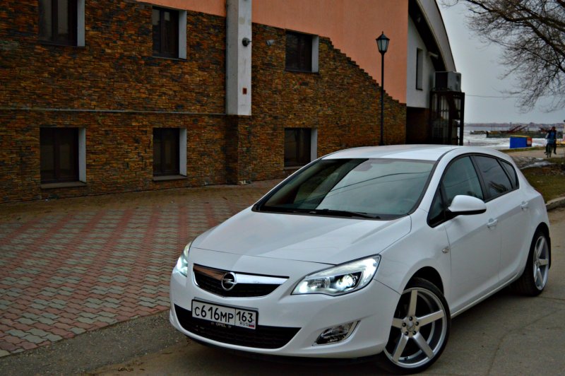 Opel Astra 2011 1.6
