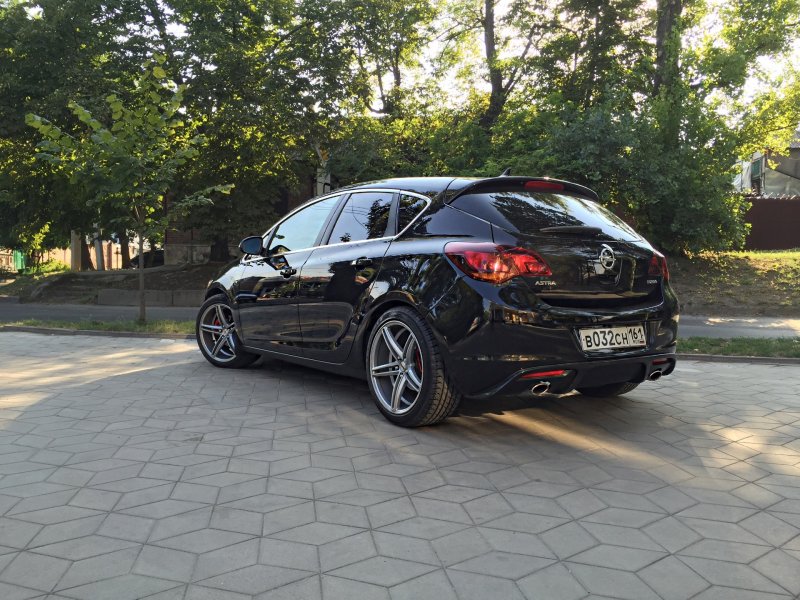 Opel Astra j диски r18