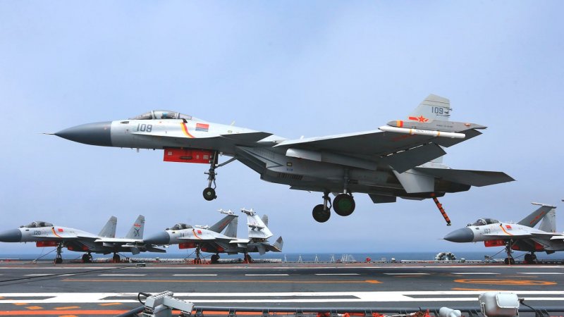 J-15 палубный истребитель