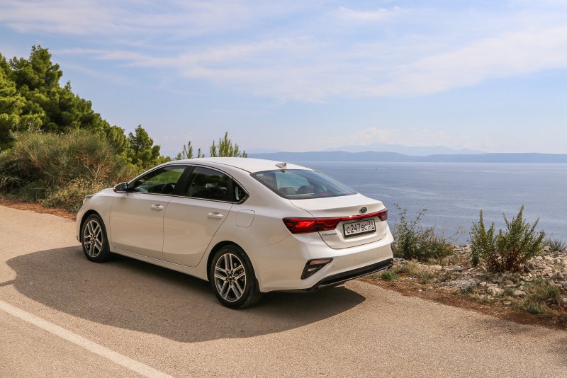 Kia Cerato 4 белый