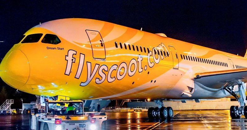 AIRASIA feet