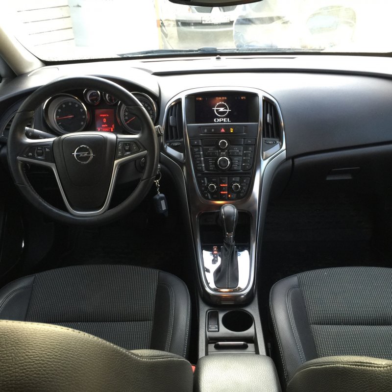 Opel Astra j 2010 Cosmo комплектация