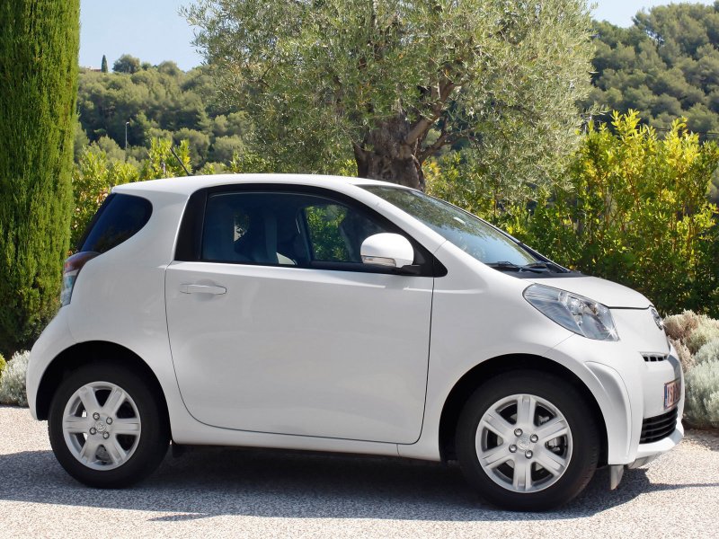 Toyota IQ 2004
