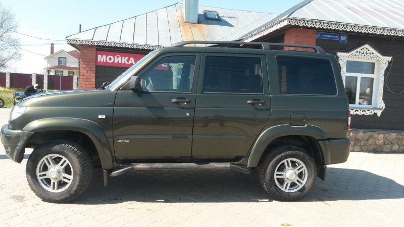 УАЗ-3163 Патриот вид сбоку