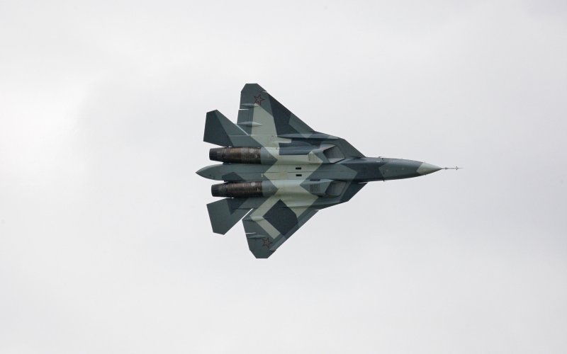 Самолет истребитель т50