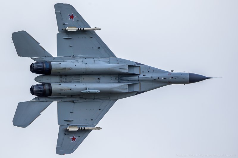 Военный самолет миг 35